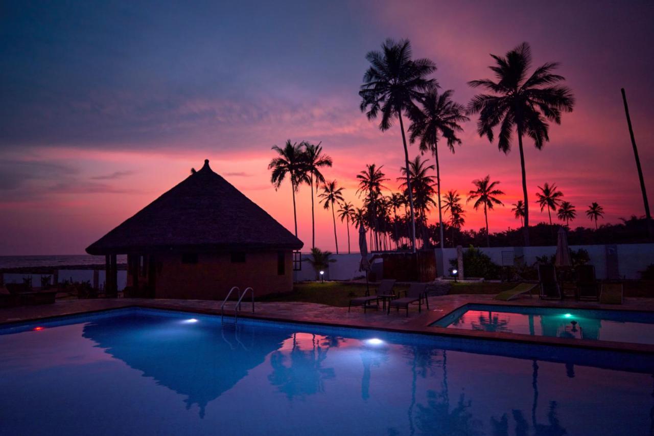 Lemon Beach Resort Elmina Екстериор снимка
